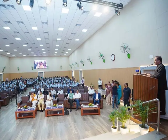 Dinesh Sharma in CMS Rajajipuram