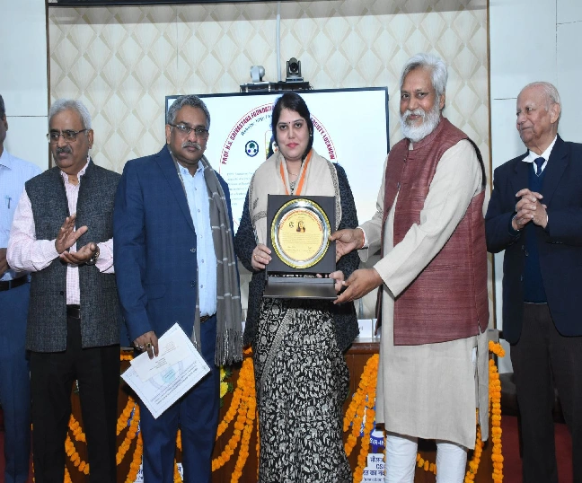Dr Aditya Abha Singh received Prof HS Srivastava Young Scientist Award