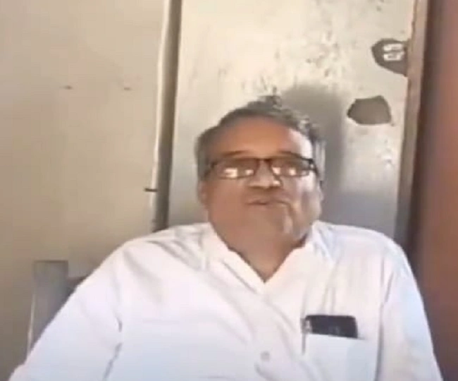 Kaimganjs Adarsh ​​Vidyalaya teacher