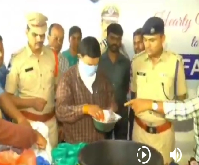 Police seized 3000 kg of adulterated tea